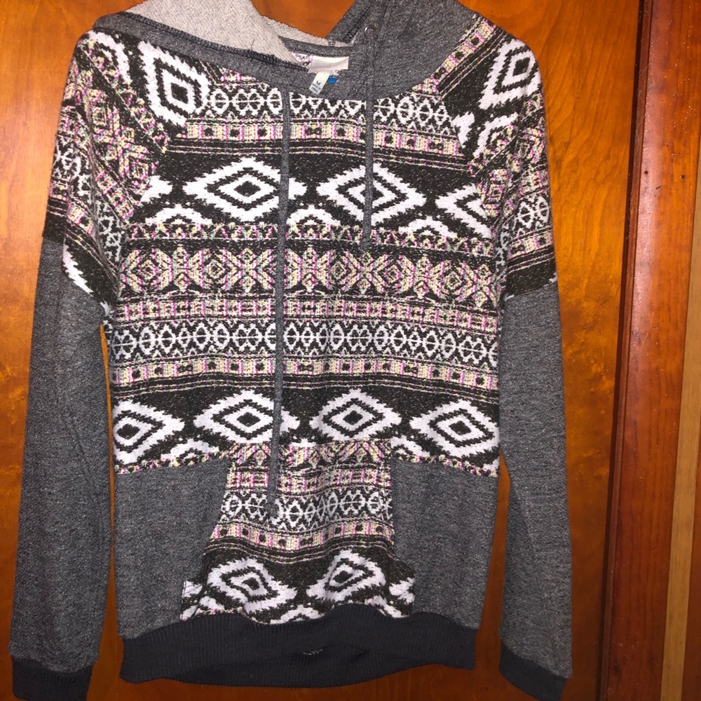 Buckle Aztec Hoodie 🧡